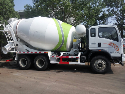 重汽豪曼8方攪拌車(chē)